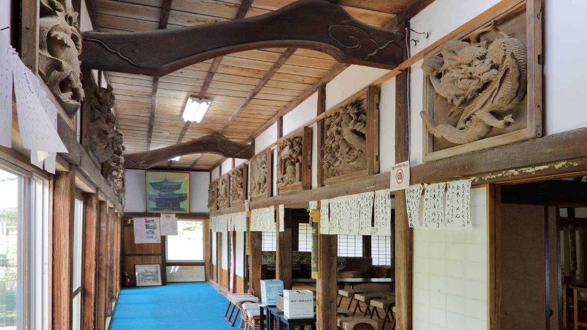 石堂寺にある「波の伊八」作品