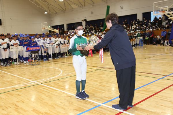 前回大会:優勝カップの返還