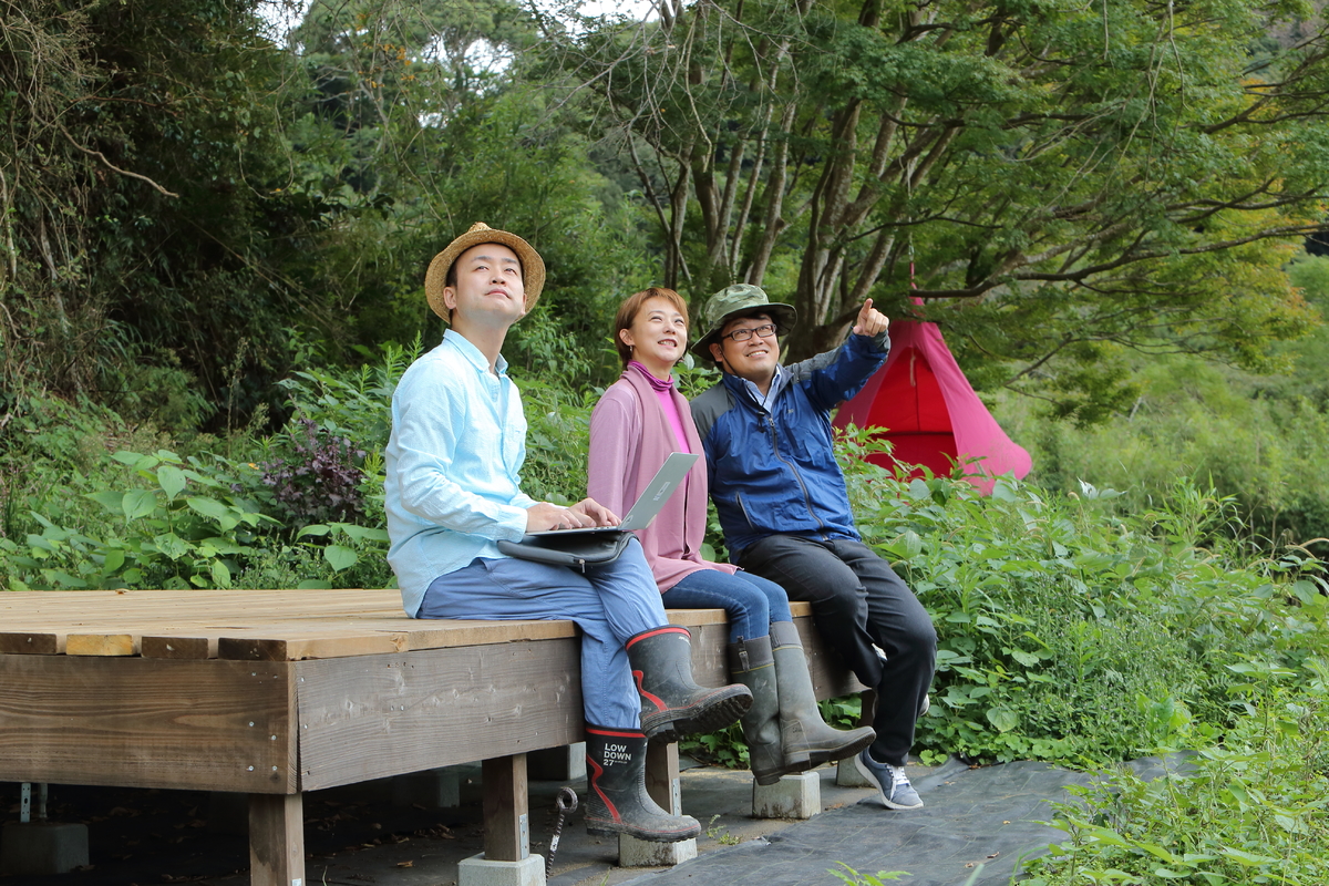 里山の自然の中で過ごすヤマナハウスの体験