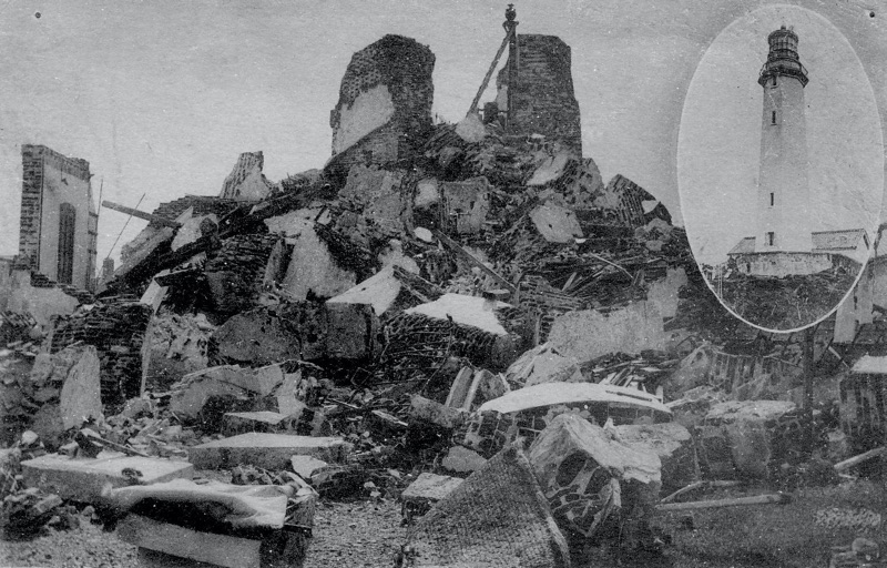 震災で倒壊した野島埼灯台
